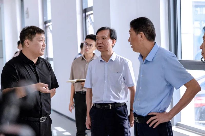 卓一簡(jiǎn)訊丨熱烈歡迎“新鄉(xiāng)市政協(xié)”、“衛(wèi)輝政協(xié)”考察團(tuán)一行蒞臨卓一牧業(yè)考察調(diào)研！