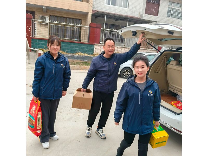 卓一牧業(yè) | 黨支部慰問送溫暖，情系困難家庭暖人心